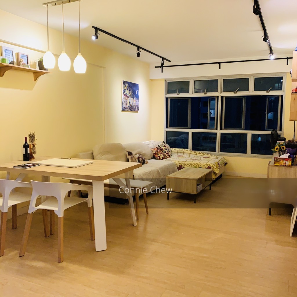 Woodlands Crescent thumbnail photo